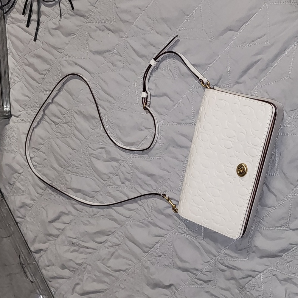 Dinky Coach Handbag In Chalk White - Picture 4 of 9